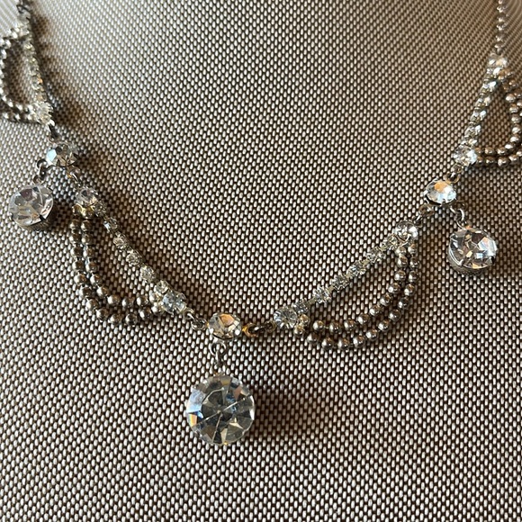 Gorgeous shiny beaded and crystal necklace 15 in w 3 in extender! - Picture 2 of 7